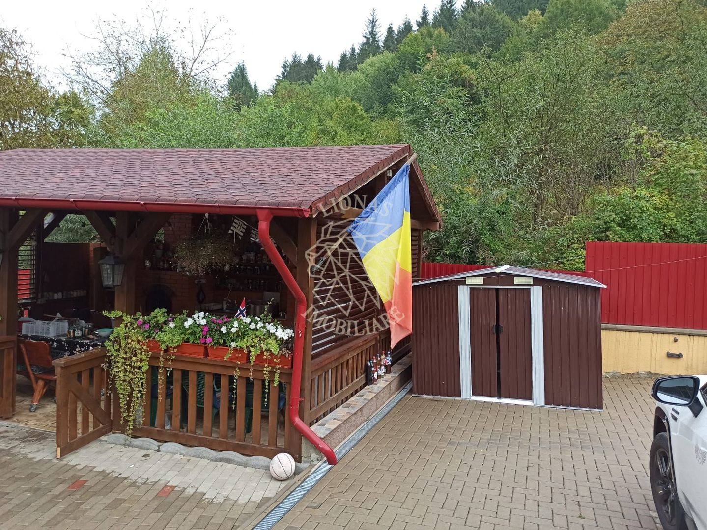 Apartament la casa 3 camere-curte-piscina-foisor-Zona Podul Jelnei - Poză 8