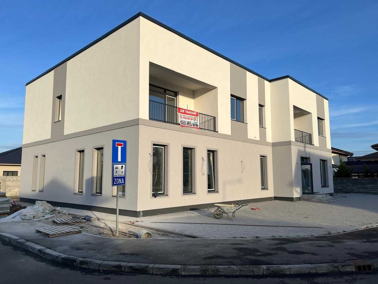 BRASADAS vinde ap 3 cam 2025 etaj 1 in zona Unirii. - Poză 1