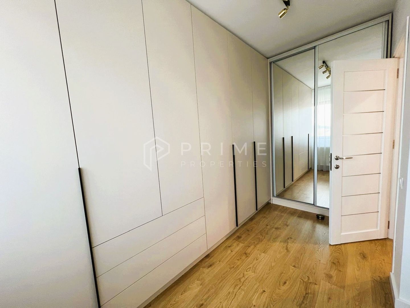 Casă Duplex de vânzare – Corunca | Design deosebit, aproape de pădure - Poză 17