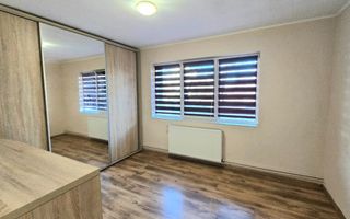 De închiriat apartament 3 camere Micro 16 Parter - Poză 8
