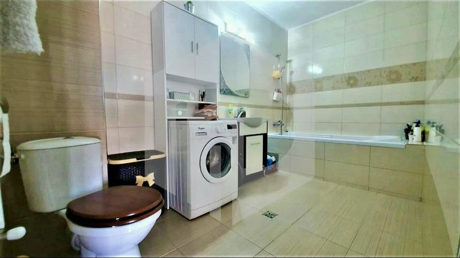 Apartament la vila/ 3 camere/ 2 bai/2 parcari/2 balcoane +pod 90 mp - Poză 9