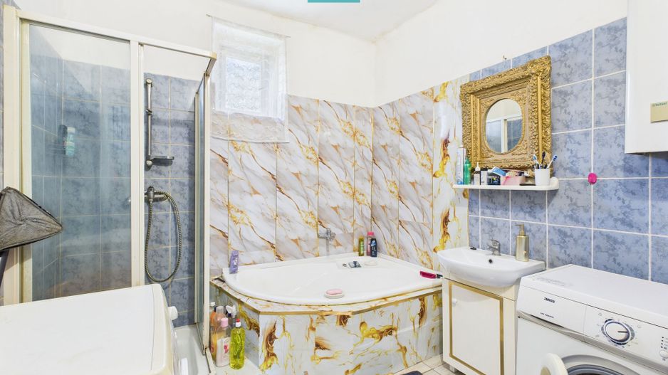 Casă cu 3 camere și teren generos lângă frontieră - Poză 9