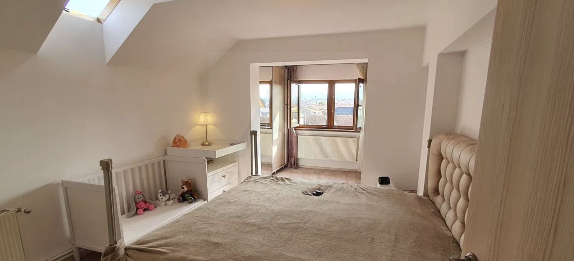 Aapartament renovat 4 camere etaj 2 suprafata 84.66 mp in Piata Cluj - Poză 1