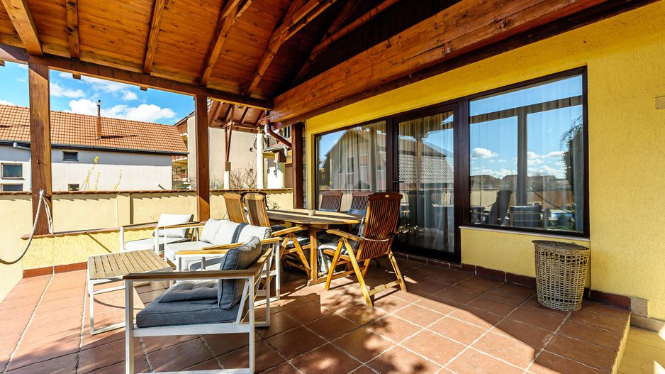 Vilă unică în Părneava - Poză 12