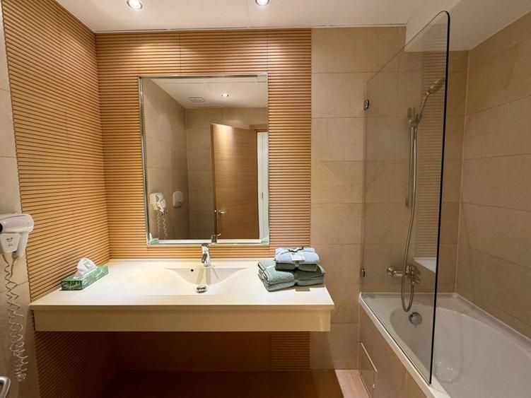 APARTAMENT  - MOBILAT SI UTILAT COMPLET(NOU) zona VITAN -BARZESTI - Poză 7