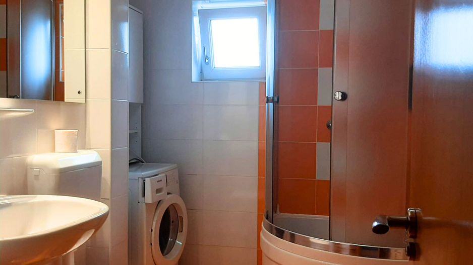 Apartament Renovat 2 Camere + Boxă 7 MP  Vedere Superbă spre Tâmpa - Poză 11
