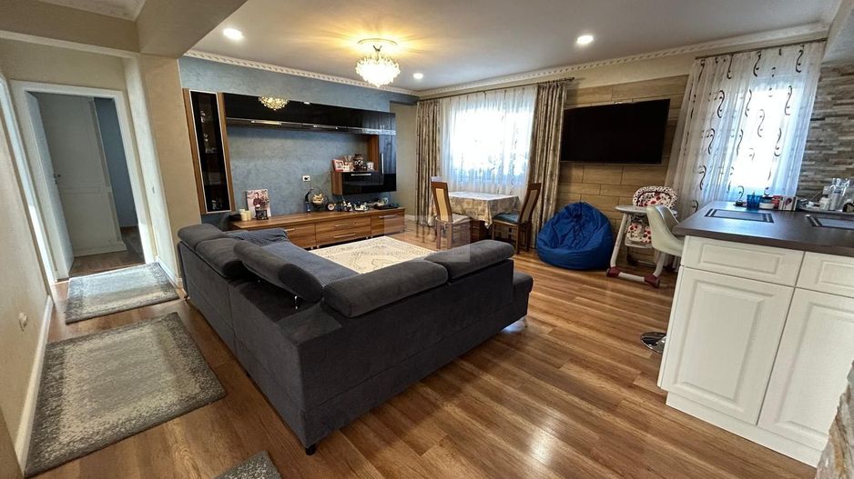 Apartament 4 camere singur pe nivel + 50 mp Pod + 2 Parcari | Oașului - Poză 3