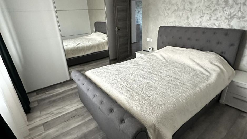 Vand ap 3 camere zona Big Cora Bratianu - Poză 6