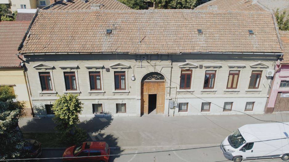 Clădire cu 11 apartamente situată ultracentral - Poză 1