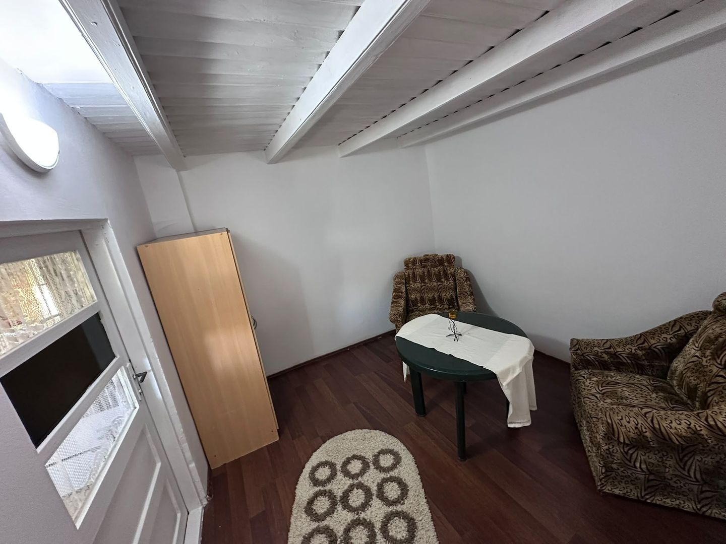 Floresti - Stoenesti, Jud. Giurgiu, vila + garaj + beci, teren 1000 mp - Poză 12