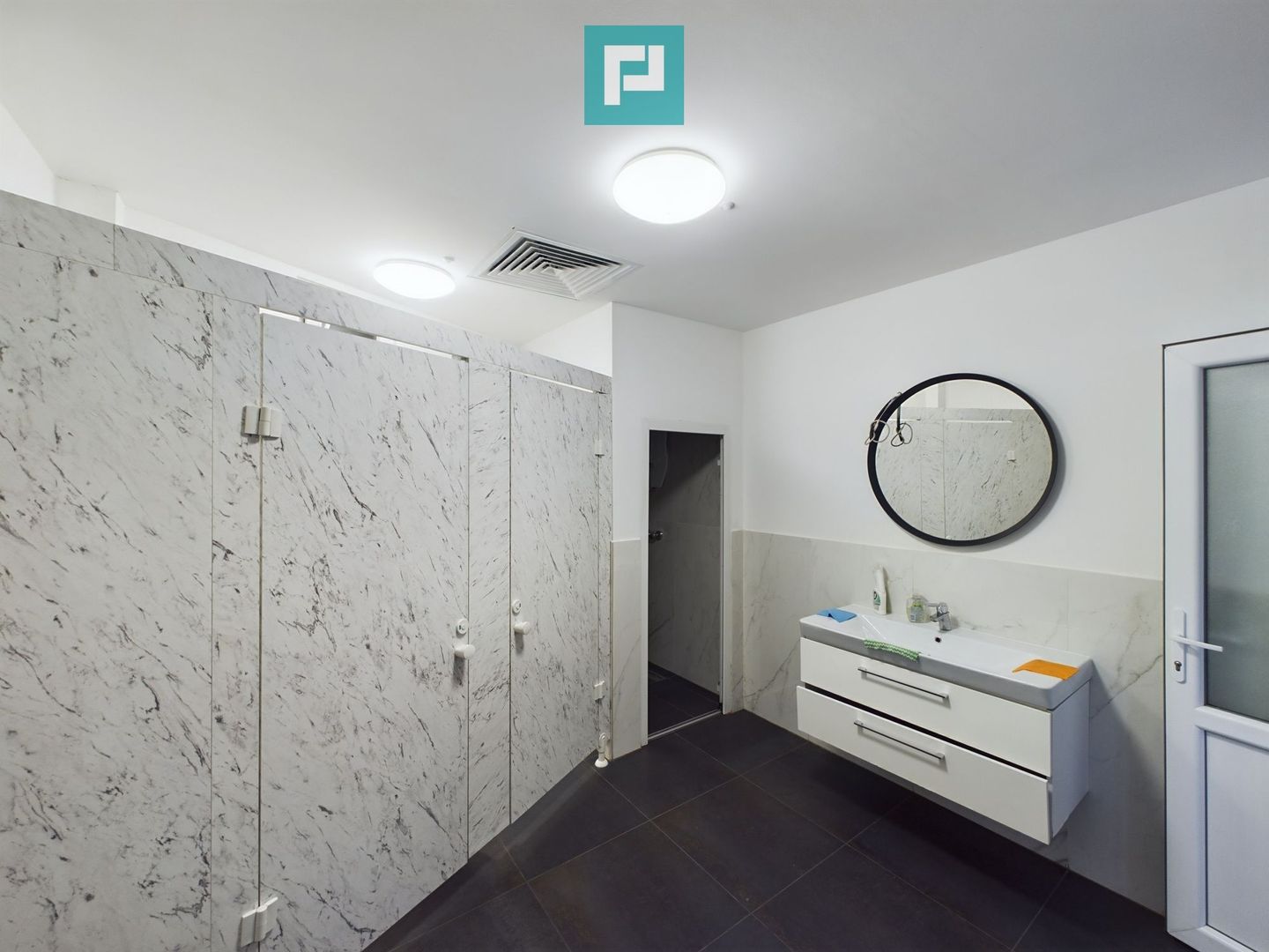 Hală cu birouri și platformă betonată de 2.500 mp - Poză 8