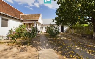 Casă cu teren 2877 mp, orașul Ineu - Poză 2