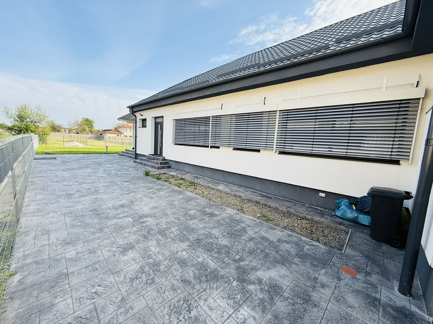 Giroc Central | Casă renovată complet | 4 camere | 2 bai - Poză 3