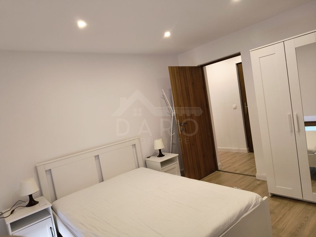 Ap cu 2 camere in centru, decomandat - Poză 8
