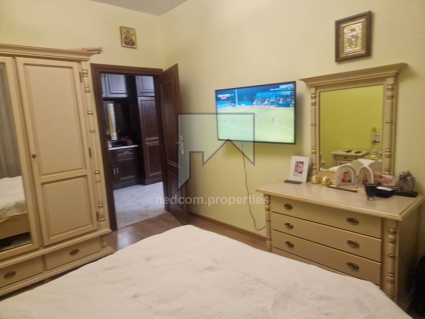 Vanzare Apartament lux de 3 camere in zona Jiului - Poză 25