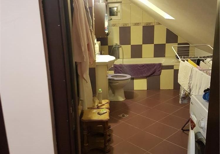 Apartament 3 cam zona Aradului mansarda. - Poză 13