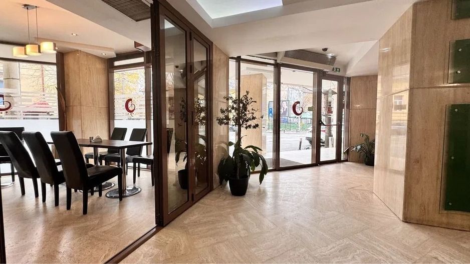 Spatiu comercial de inchiriat| zona ultracentrala, locatie de colt - Poză 1