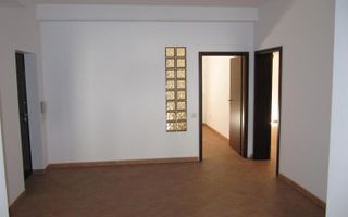 SAD de vanzare in zona semicentrala - Poză 1