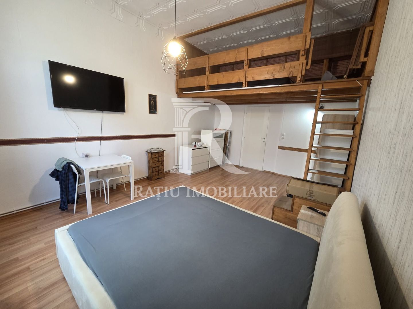 Apartament cu 2 camere | Zona Ultracentrala | Oradea - Poză 2