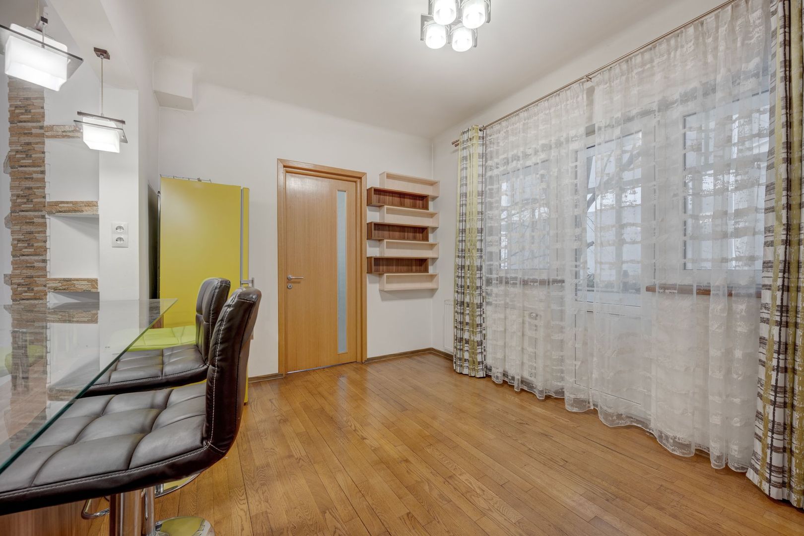 2 Apartamente  in Vila 5 Cam Metrou Basarab Gara de Nord - Poză 10