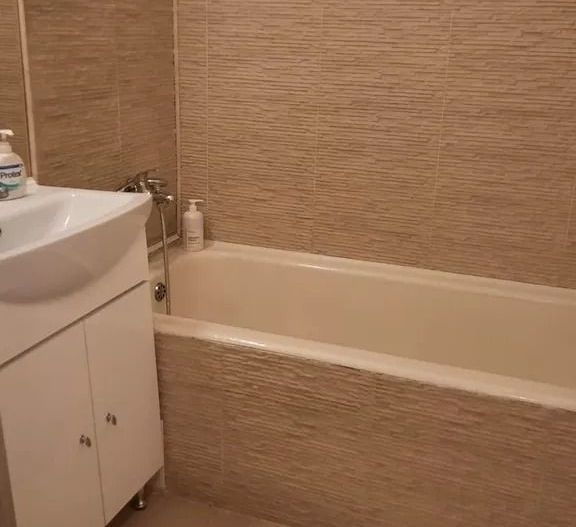 AP. 2 CAMERE TEI, BLOC REABILITAT, BUCATARIE INCHISA, MOBILAT MODERN - Poză 9