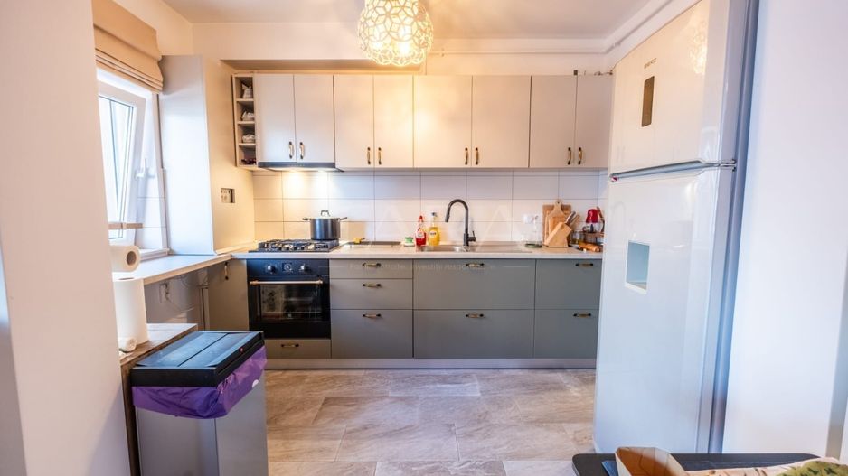 Apartament cu 2 camere zona Vivo - Poză 1