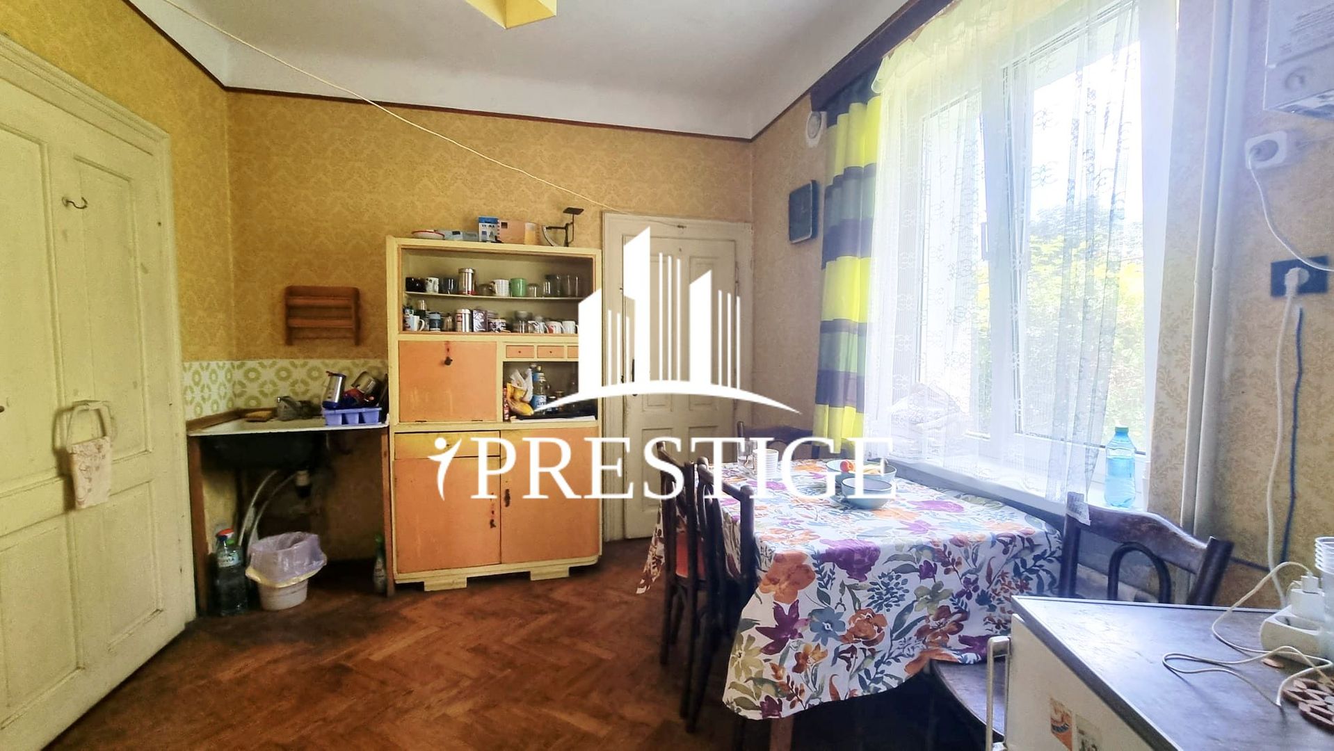 CASĂ INDIVIDUALĂ DE VÂNZARE S+P+E, 2 GARAJE, 777MP TEREN, ULTRACENTRAL - Poză 7