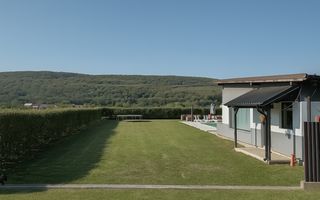 Proprietate Premium cu Două Case și Piscină în Hemeiuș - Poză 24