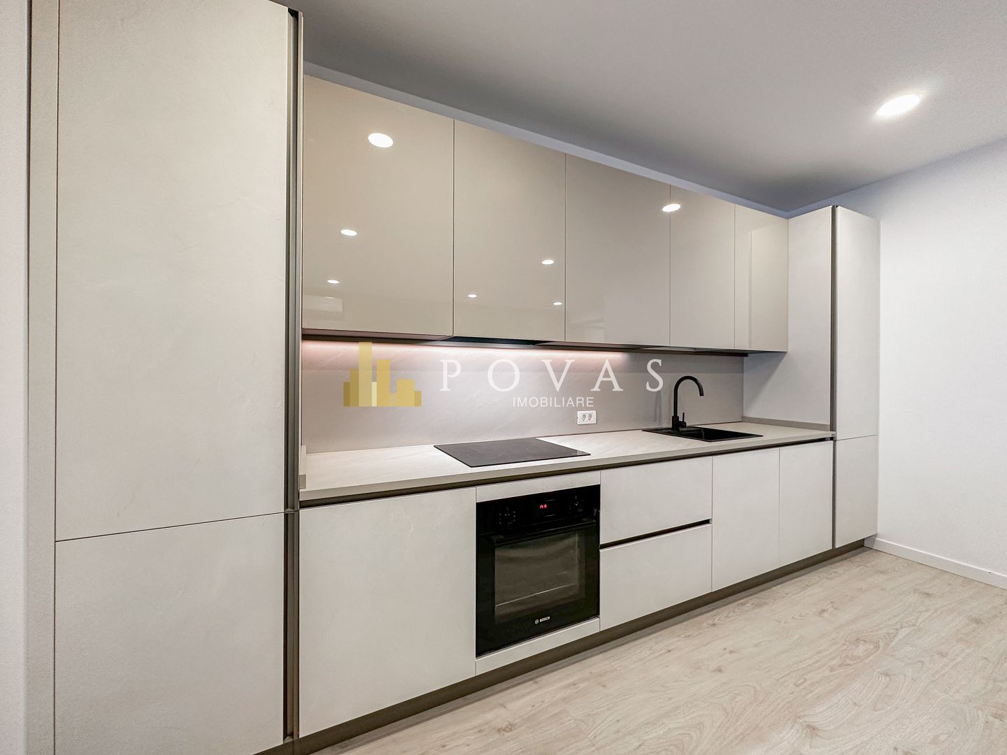 Inchiriere Apartament 3 Camere Residence5 Pipera Rond OMV - Poză 19