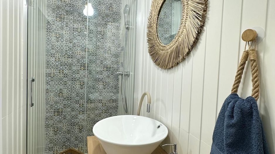 Imobil cu destinatii multiple- 6 apartamente - Poză 45