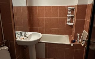 Inchiriez Apartament 3c + living - Poză 4