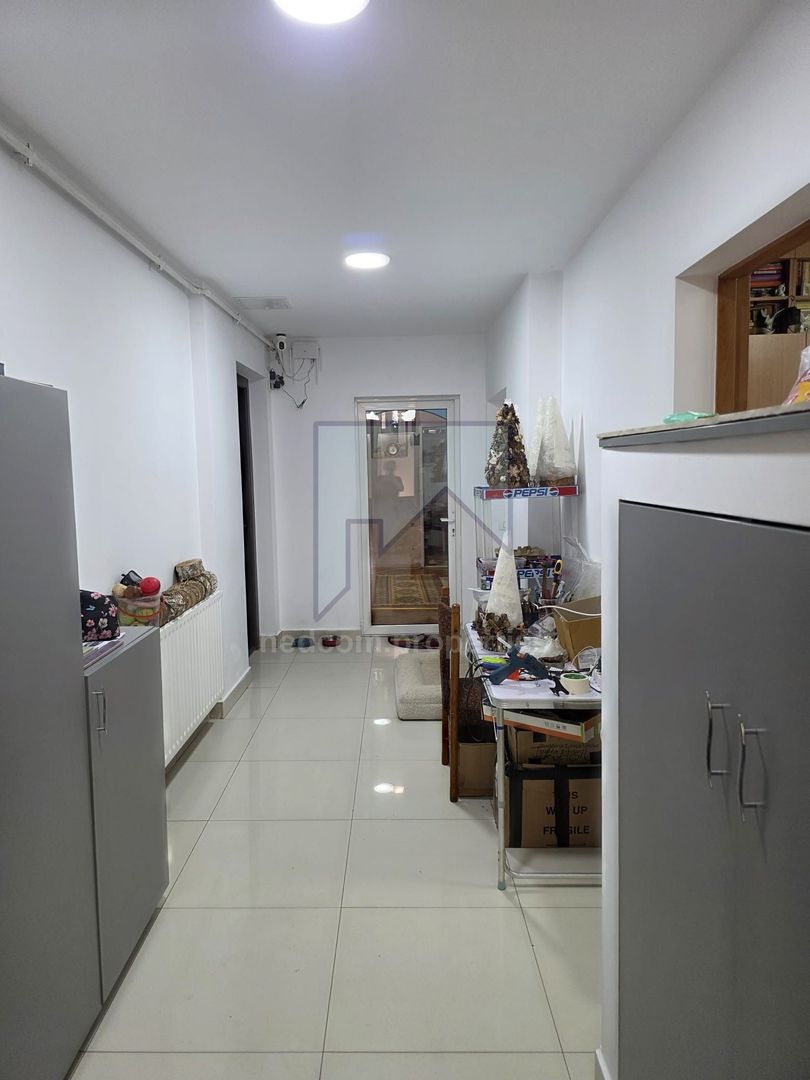 Vanzare apartament 4 camere - Sebastian - Vulcan - Poză 28
