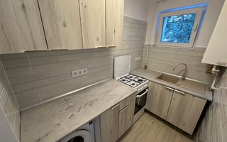 Apartament cu 2 camere, 40mp, Zona Semi-Central - Poză 3