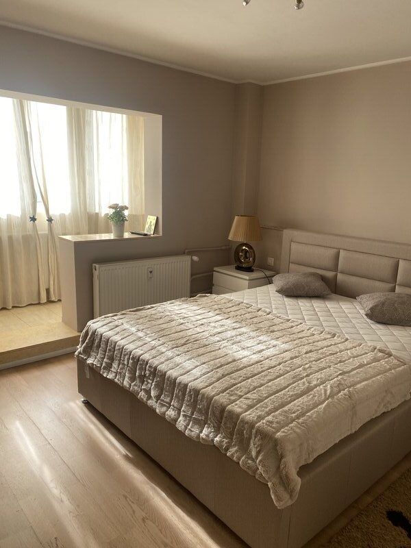 De Închiriat Apartament 3 Camere Decebal, Renovat, Aproape, de Metrou - Poză 2