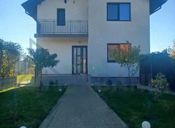 Casă cu 4 camere, P+1, teren 360 mp, în Miroslava - Poză 1