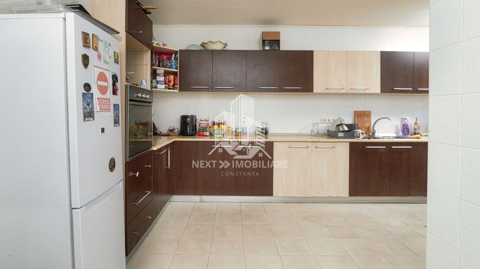 Pensiune Eforie Nord 17 camere plus spatiu comercial - Poză 12