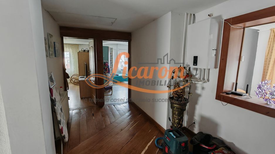 Vila P+E Bartolomeu,4 camere,4 bai,curte,garaj. - Poză 6