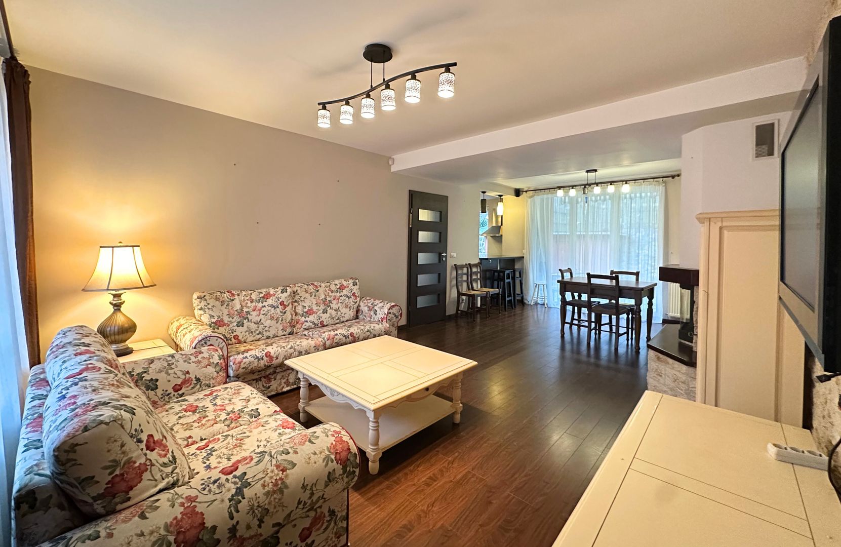 Închiriere casa duplex primitor creat pentru confort liniște și momente frumoase - Poză 9