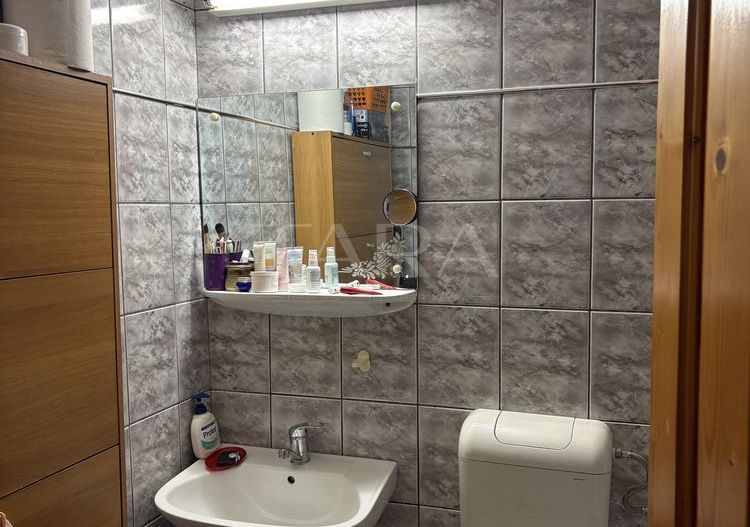 4 camere, spațiu generos, parcare și zonă excelentă. - Poză 8