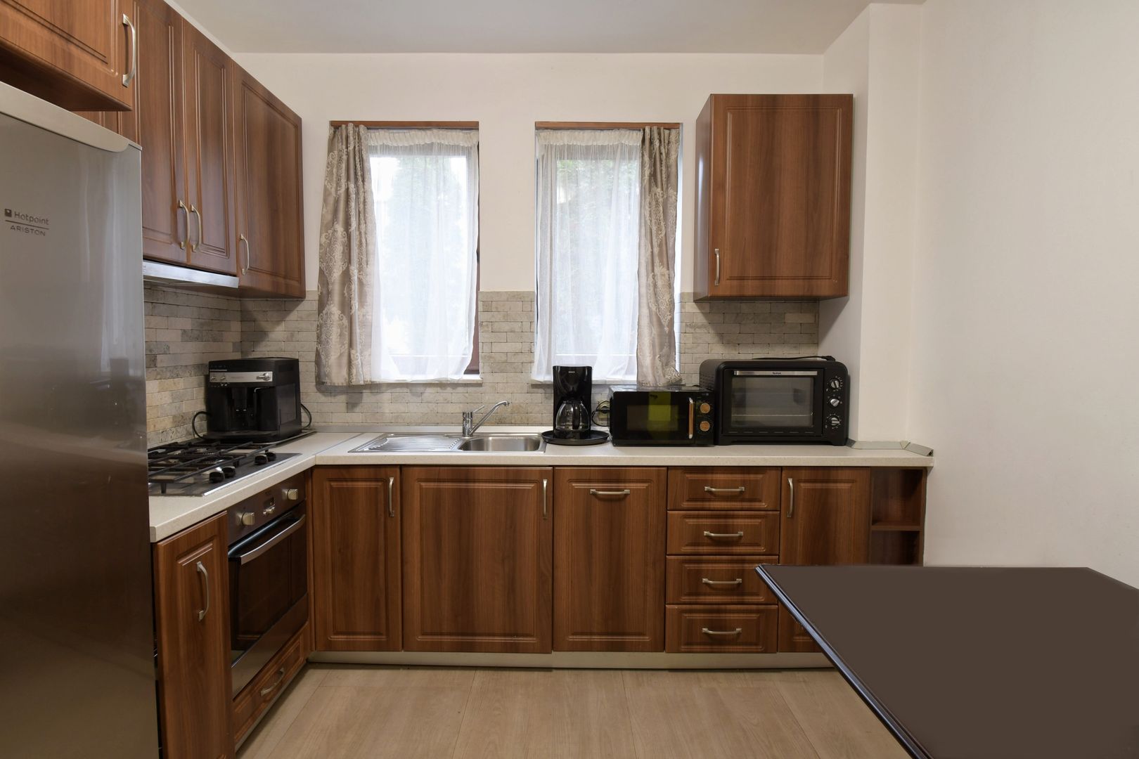 Casa cu 5 camere de inchiriat, zona Becas - Poză 18