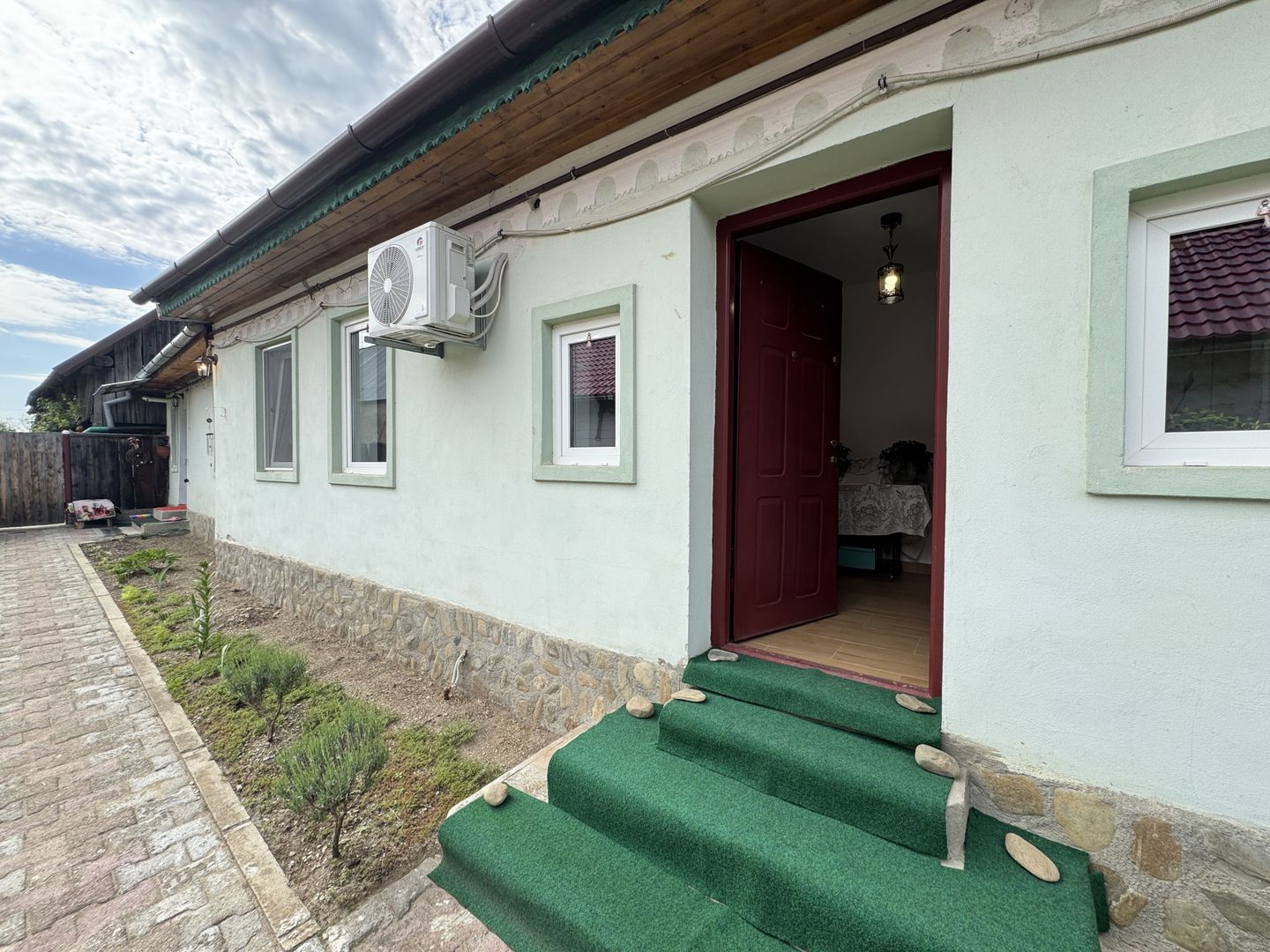 Casa individuala in Arpasu de Sus, teren mare, partial renovata - Poză 18