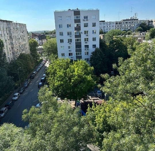 Apt 3cam renovat  69mp, dotat cu  CT, AC , an 1985  etaj 7/8, mobilat - Poză 1