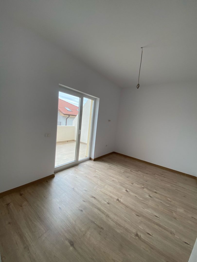 Giroc-Neptun | 2-3 Camere | Centrala proprie | Loc de parcare - Poză 7