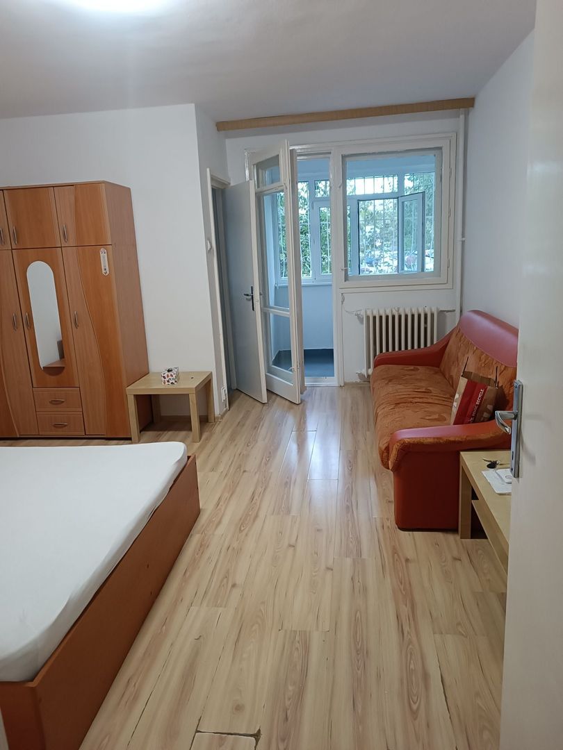 Garsonieră mobilată complet, boiler, etaj 4, metrou Titan, pet friendly - Poză 2