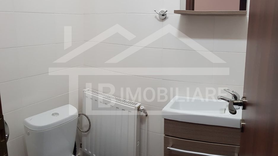 Apartament cu 4 camere, 75mp, Zona Semicentrala - Poză 10