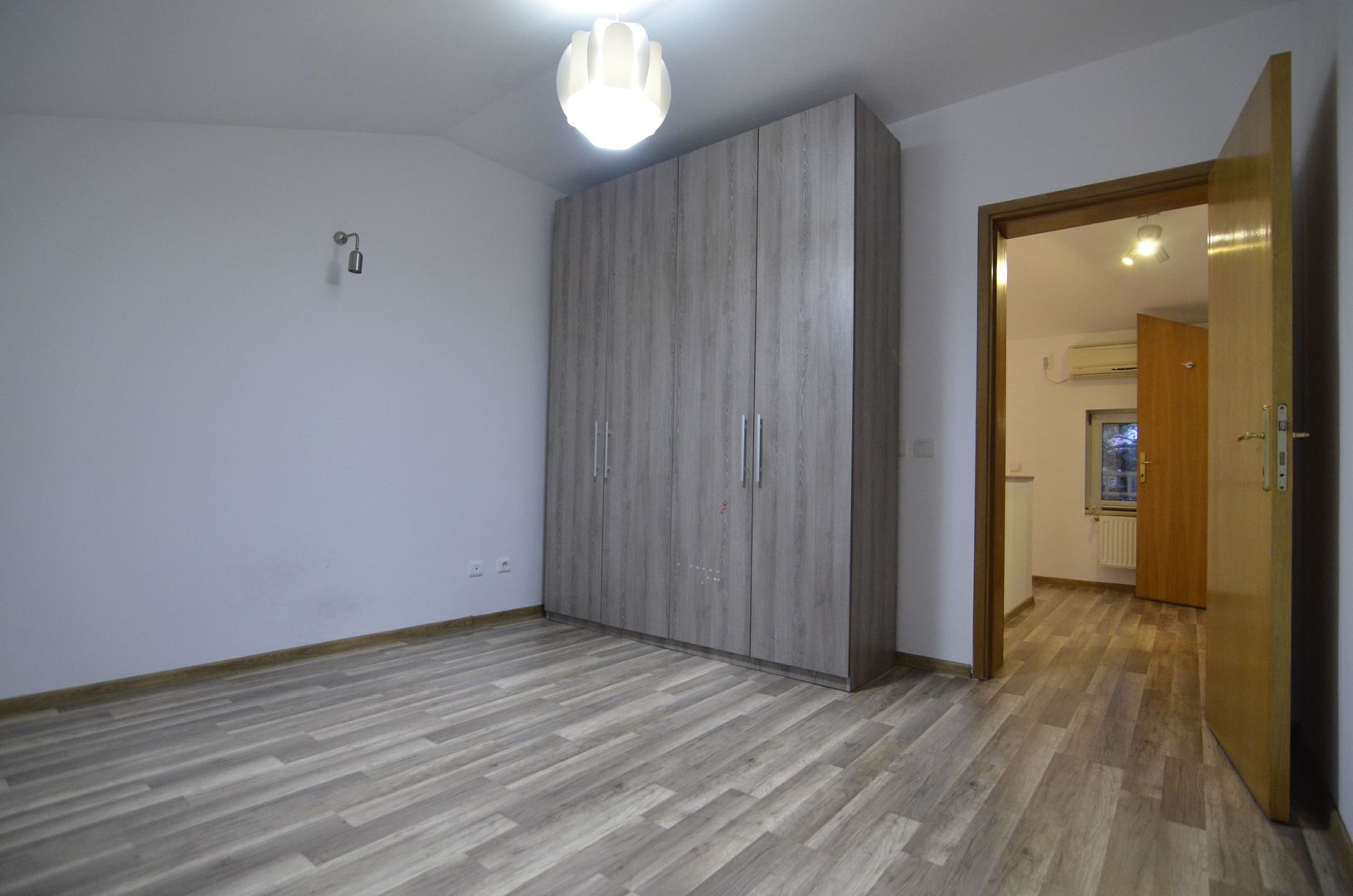 Casa insiruita zona Pipera complex rezidential AZUR - Poză 17
