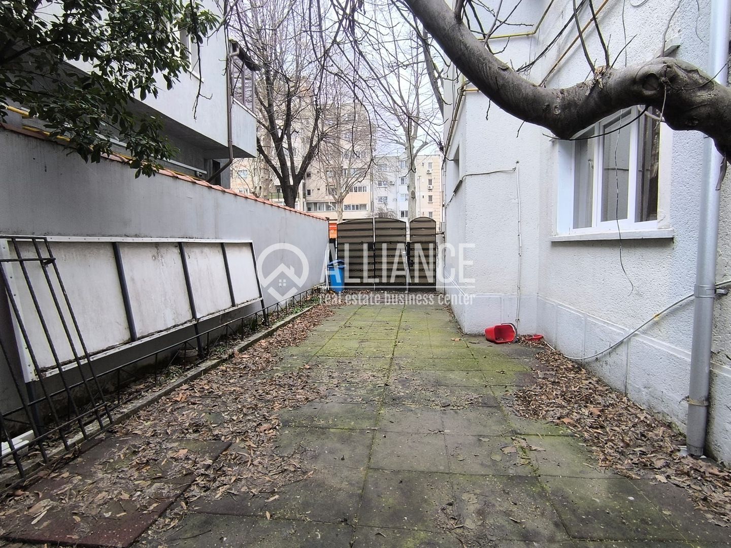 CAPITOL - Bdul Mamaia parter de vila stradal! - Poză 22