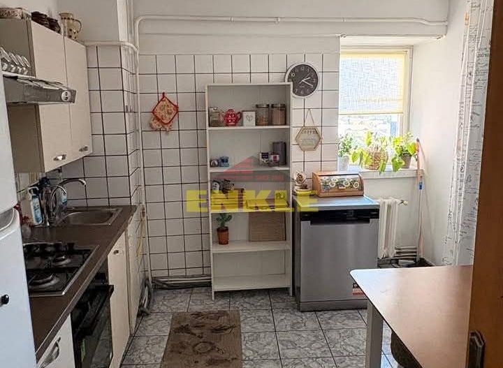 DE ÎNCHIRIAT – APARTAMENT 4 CAMERE, ZONA BAZAR - Poză 4