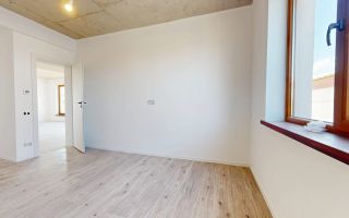 Vila cu arhitectura deosebita in Izvor-Tarlungeni - Poză 9