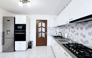 Apartament cu 2 camere decomandate de vanzare, Cetate - Poză 2